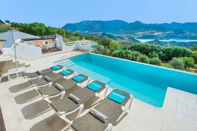 Image de La Almena Blanca - Trois Chambres Villa, Couchages 5