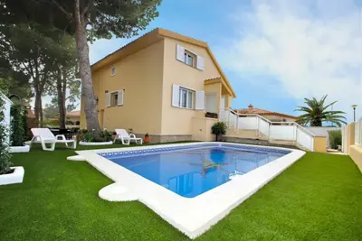Image de Maison de vacances Miami-Platja pour 1 - 12 personnes avec 6 chambres à coucher - Maison de vacances