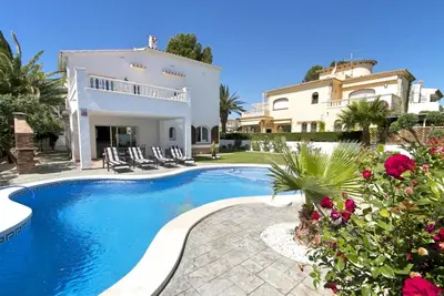 Image de Maison de vacances Miami-Platja pour 1 - 10 personnes avec 5 chambres Ă coucher - Maison de vacances
