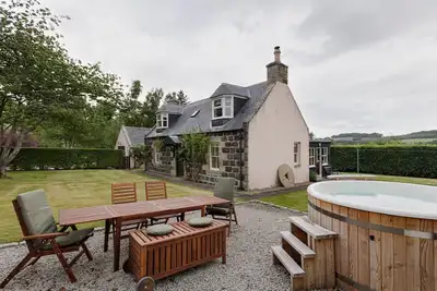 Image de Family Cottage with Hot Tub on Mayen Estate, Banffshire
