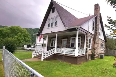 Image de Charismatic 4-bedroom home on the New River