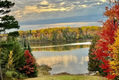 Image de Hilltop House with awesome views on East Stylus Lake set on many acres.