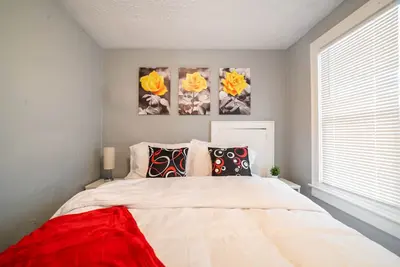 Image de Cozy Home Close to Cuyahoga, Portage Lakes, University, and Hospital