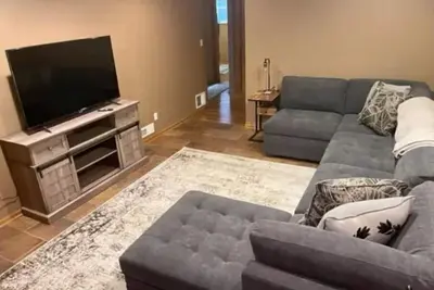 Image de Private 4-Bedroom Home in Quiet Neighborhood