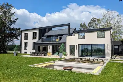 Image de Villa contemporaine 5* - 14p - Piscine intérieure & Cinéma - Rennes