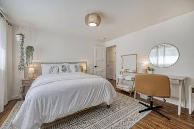 Image de Zen Garden Retreat, 2queen + 2full sized beds, near Uo, fast Wi-Fi, sunset views