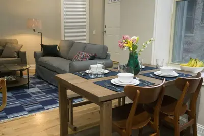 Image de *Steps to Mag Mile, 2 Bd, fast Wi-Fi, W&D