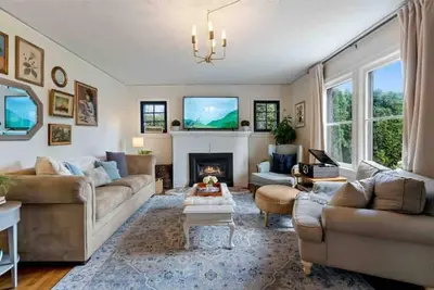 Image de Charming cottage in the city; walk to Main Street