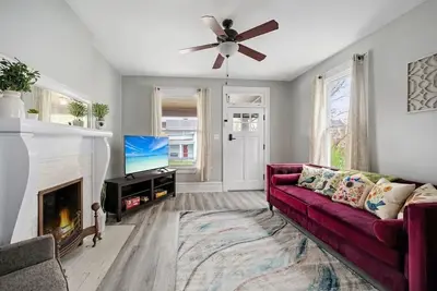 Image de Redesigned 5BRs Home Near University & Stadium With Free Parking