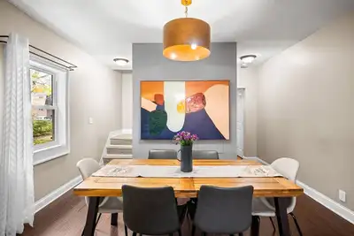 Image de Stylish 5BRs Next to Expo Center & Near Stadium, 2 Free parking