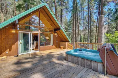 Image de Remote Escape: Peaceful Cabin Near Naches River