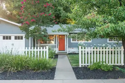 Image de Updated Home with Backyard and Hot Tub Close to Bidwell Park