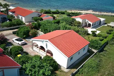 Image de Vacation home for 5 guests with 120m² in Vir (176166)