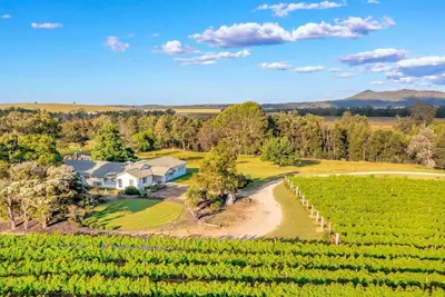Image de The Residence at Tinonee Vineyard Estate - Luxury grand 6 bedroom homestead on historic vineyard estate