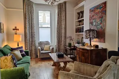 Image de Elegant Victorian house in South London. Excellent transport links.