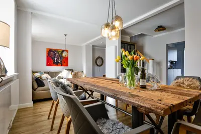 Image de Moderne Haushälfte mit Umzäuntem Garten für bis zu 8 Personen mit Hund