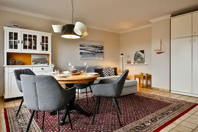 Image de Modernisierte Ferienwohnung mit Uneinsehbarem Balkon in Strandnaher Lage
