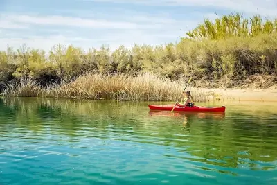 Image de Edgewater Casino Resort, 3 x Sedona pool View Queen Smoking Room, Free Parking
