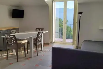 Description of the apartment and the surrounding areas