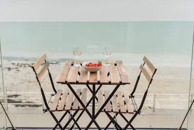 Image de The Beach House - The beach is on our door step!