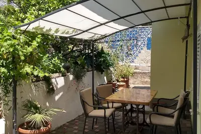 Image de Spacious apartment with a big garden and a patio hidden in bamboo