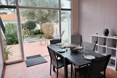 Image de Appartement 6 personnes, terrasse et jardinet, proche plage du Veillon et forêt