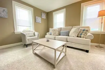 Image de Upstairs Unit By Cedar Point