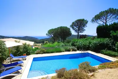 Casa els Pinetells (Casa de Campo)