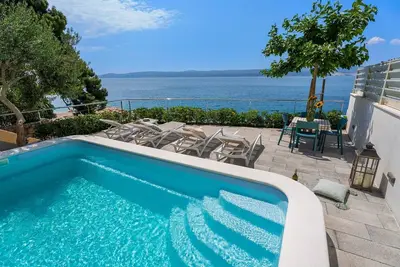 Image de Beachfront Villa Del Mar with a private pool