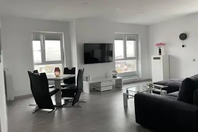 Image de Unique Penthouse Lakeview W19