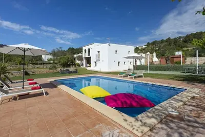 Image de Villa 5 bedrooms and 4 bathrooms, pool and garden 5 minutes from the beach