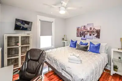 Image de The Pleasant Mansion (Uptown/Downtown) by Lux Life