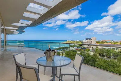 Image de Oceanfront Luxury Penthouse with Stunning Views and Private Pool.
