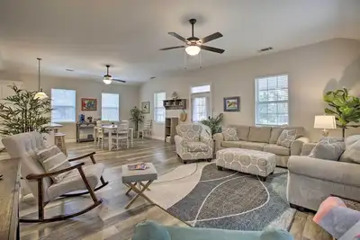 Image de Waveland Home Near Beach: Pets Allowed!