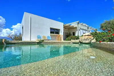 Image de Villa Lucy - Villa avec piscine privée sur emplacement panoramique à Platanias, Crète