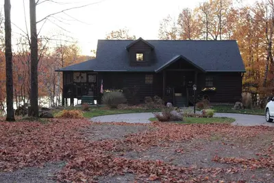 Image de Beautiful secluded Lake Home