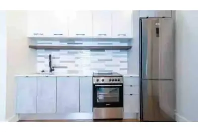 Modern Two Bedroom Apt. (Elevator, Laundry & gym)