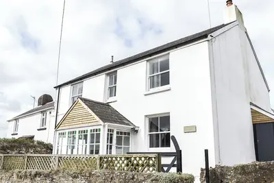 Image de 4 chambres à coucher à Littleham, near Bideford