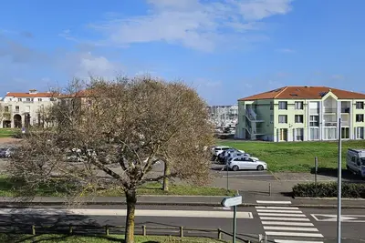 Image de Agréable appartement avec place de parking - Port Olona