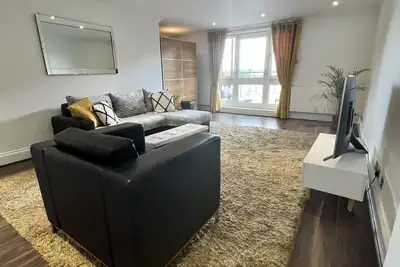 Image de 20 min to Mayfair London, Huge apartment with balcony