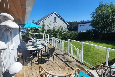 Image de Simple & Peaceful at Little House Nanaimo- only 3 mins to the Ocean!