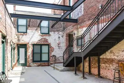 Image de Downtown Prohibition Bnb - Comfy Loft-Free Parking