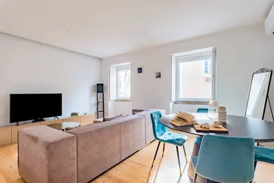 2br Campo de Ourique Living