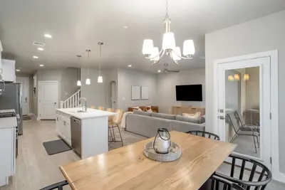 Image de Zion Village Getaway - Pickleball & Pool & Hot Tub l Family Friendly l Sleeps 12