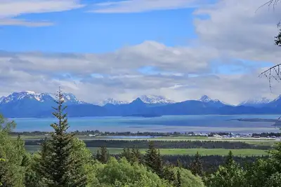 Image de Larkspur Landing - Great Location w/4br +Studio Apt!