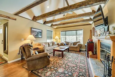 Image de 5 Mi to Mt Snow: West Dover Getaway w/ Hot Tub