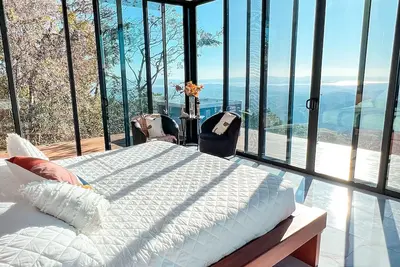 Image de chameleon suite Monteverde Puntarenas, panoramic views.