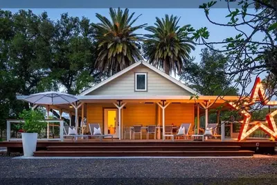 Image de Cozy Historical Guesthouse in Anderson Valley Vineyards