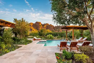 Image de Private Paradise Valley Estate! Swimming & Nearby Golfing.
