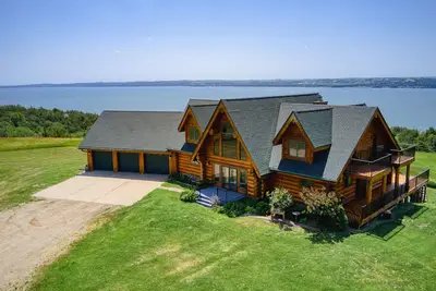 Image de Eldorado Lodge Majestic Cabin Overlooking Lewis & Clark Lake 40 Acres of Privacy
